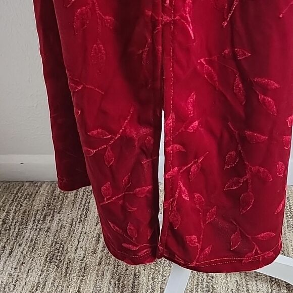 Jaclyn Smith Deep Red Velvet Embossed Robe, Size Medium,  NWT - Picture 5 of 10